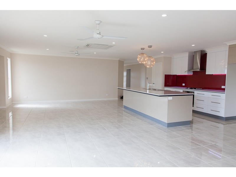 25 Maryvale Circuit, Beaconsfield QLD 4740