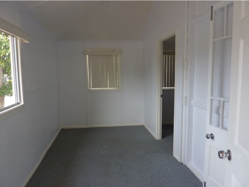 425 Shakespeare Street, West Mackay QLD 4740