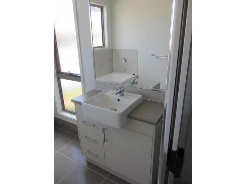 1 Sunbird Lane, Andergrove QLD 4740