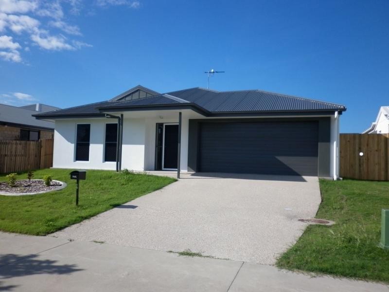 18 Helmsman Drive, Bucasia QLD 4750