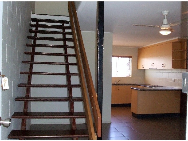 2/18 Meadow Street, North Mackay QLD 4740