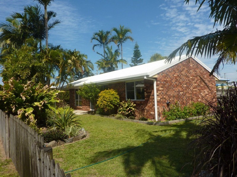 1 Tern Street, Slade Point QLD 4740