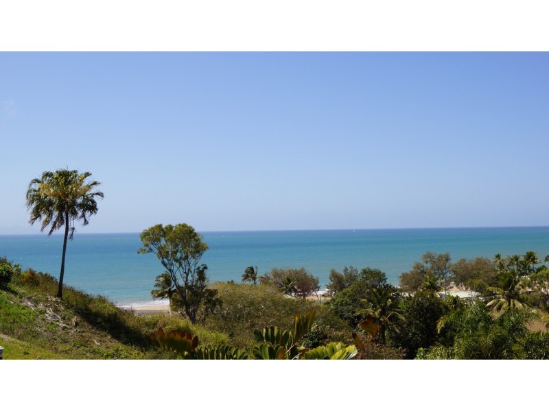 6 Rainbow Crescent, Blacks Beach QLD 4740