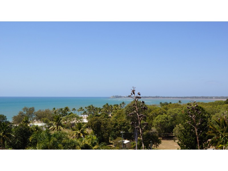 6 Rainbow Crescent, Blacks Beach QLD 4740
