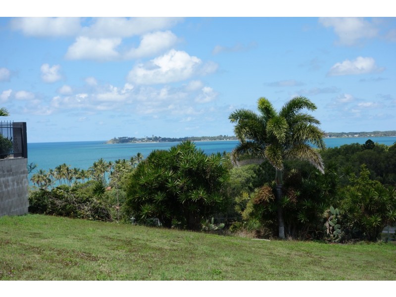 6 Rainbow Crescent, Blacks Beach QLD 4740