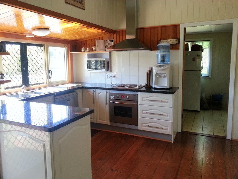 8 Lloyd Street, West Mackay QLD 4740