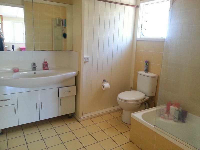 8 Lloyd Street, West Mackay QLD 4740