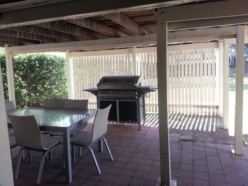 8 Lloyd Street, West Mackay QLD 4740