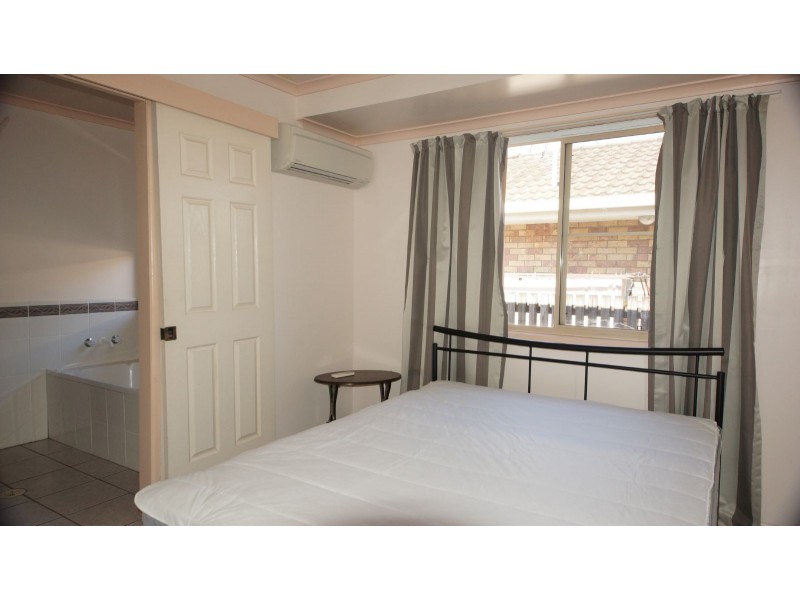 16 Dumfries Court, Beaconsfield QLD 4740