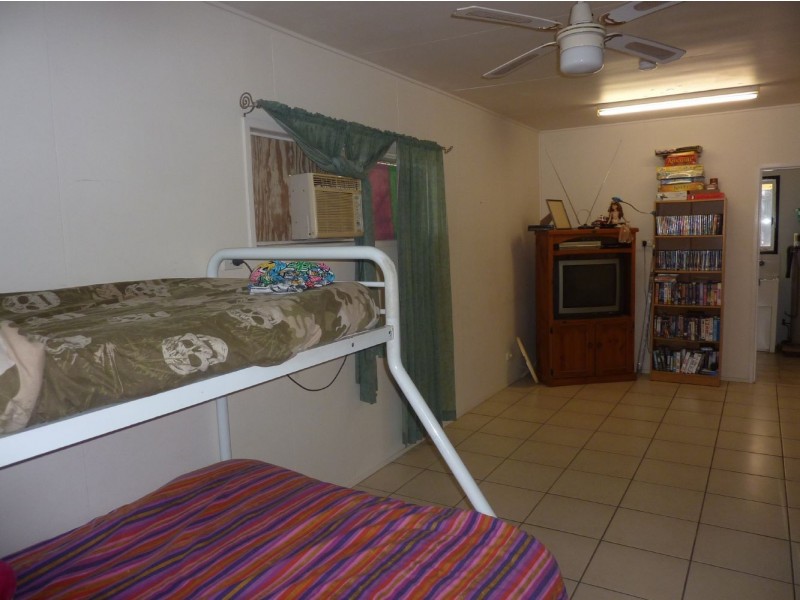 22 Holmes Drive, Beaconsfield QLD 4740