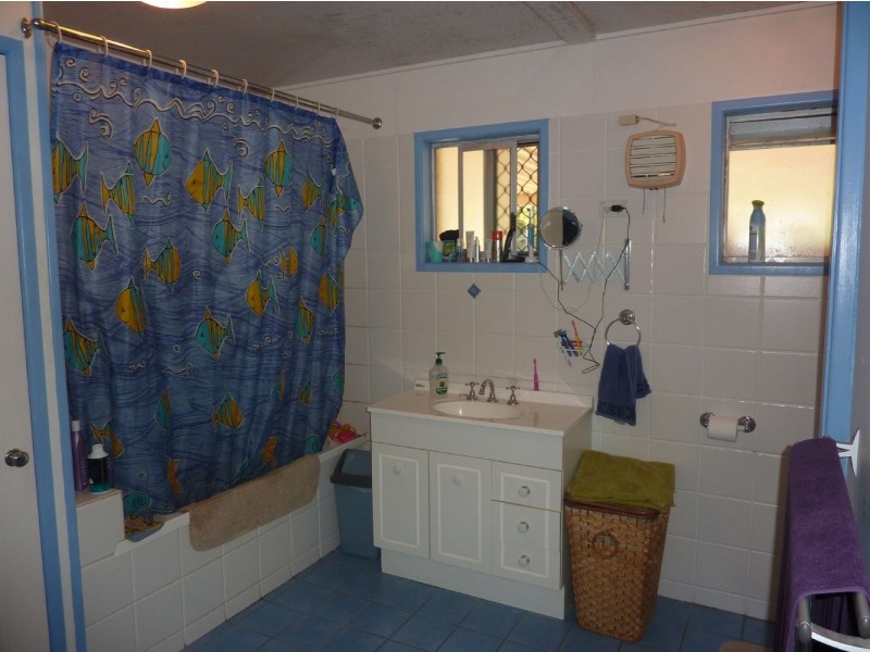 22 Holmes Drive, Beaconsfield QLD 4740