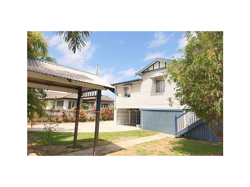 11 Sneyd Street, West Mackay QLD 4740