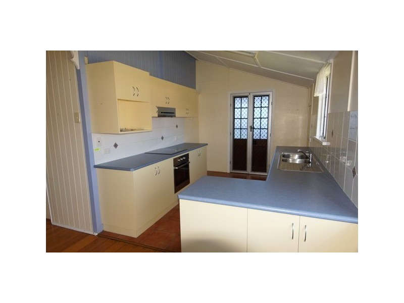 11 Sneyd Street, West Mackay QLD 4740