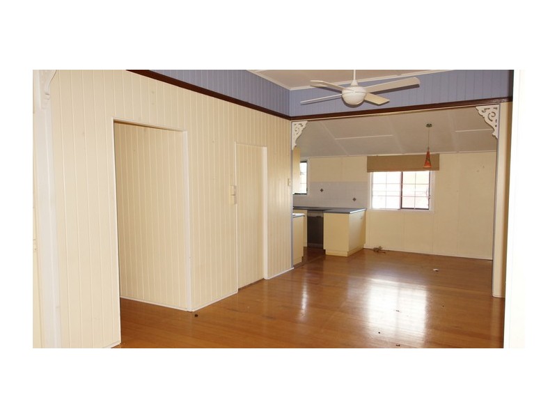 11 Sneyd Street, West Mackay QLD 4740