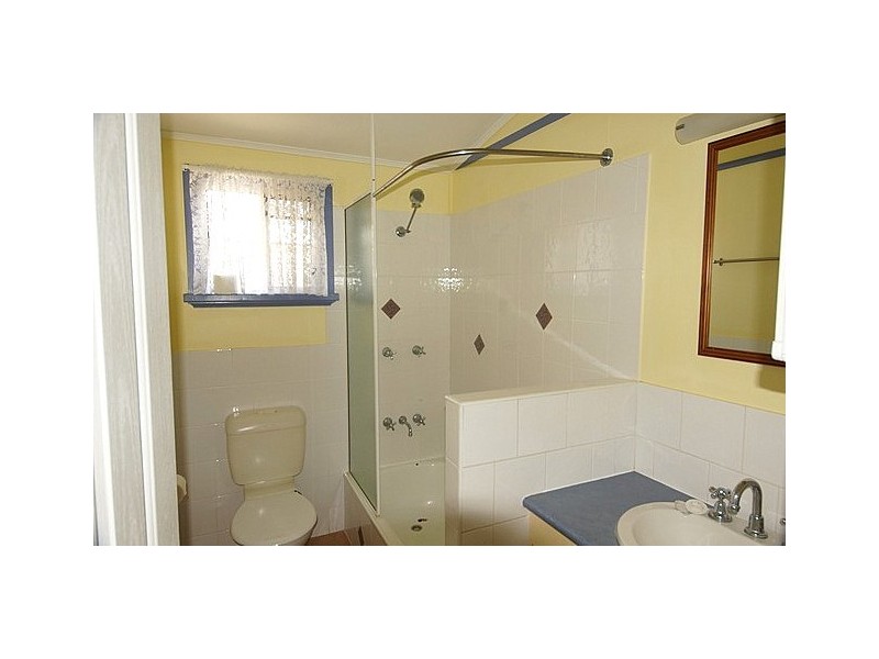 11 Sneyd Street, West Mackay QLD 4740