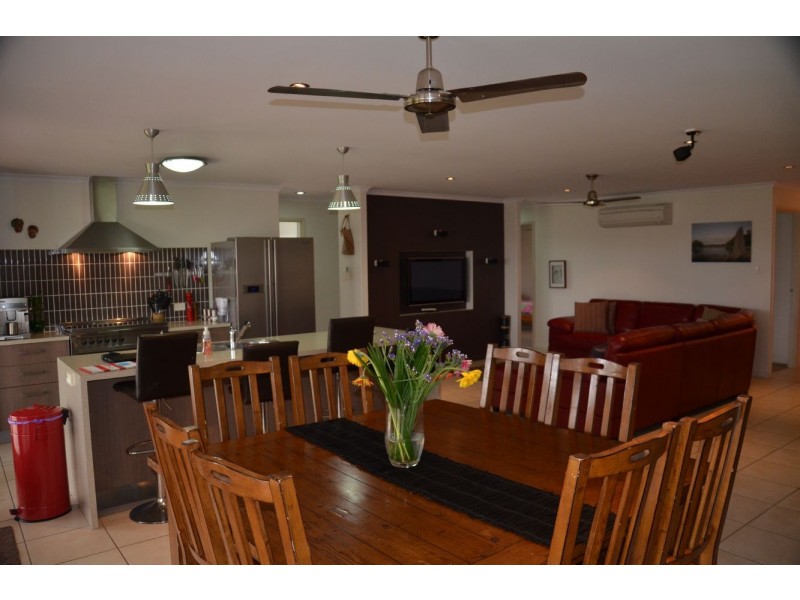 2 Katey Crescent, Mirani QLD 4754