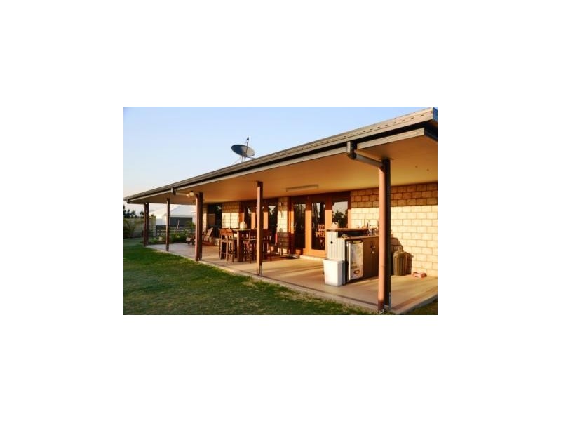 2 Katey Crescent, Mirani QLD 4754