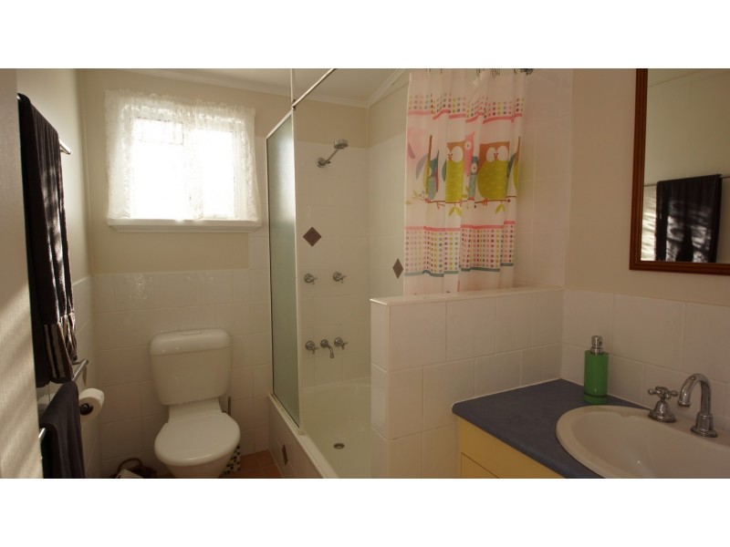 11 Sneyd Street, West Mackay QLD 4740