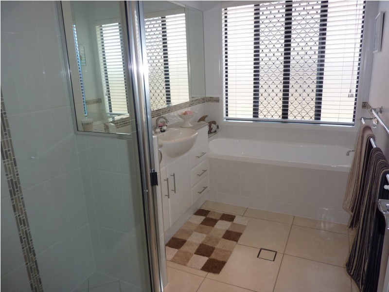 15 Isabella Avenue, Mackay, Glenella QLD 4740