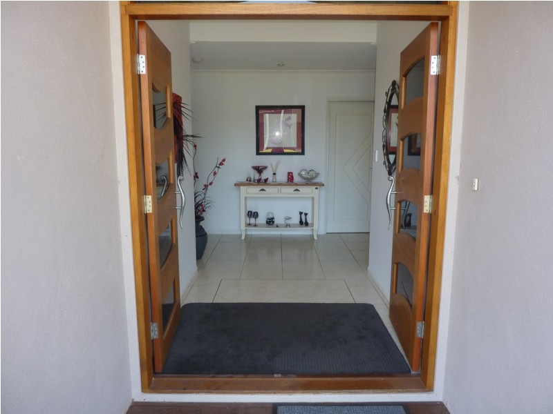 15 Isabella Avenue, Mackay, Glenella QLD 4740