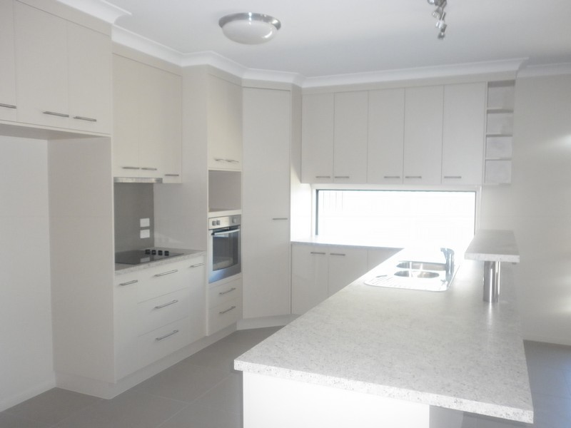 44 Dickens Avenue, Ooralea QLD 4740