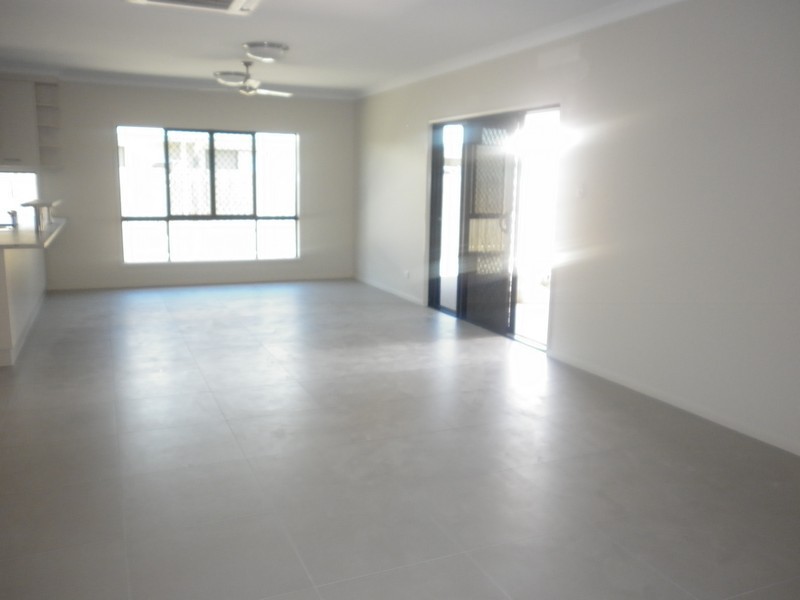 44 Dickens Avenue, Ooralea QLD 4740