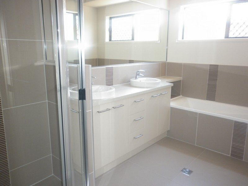 44 Dickens Avenue, Ooralea QLD 4740