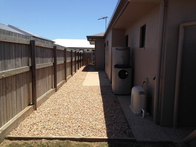 44 Dickens Avenue, Ooralea QLD 4740