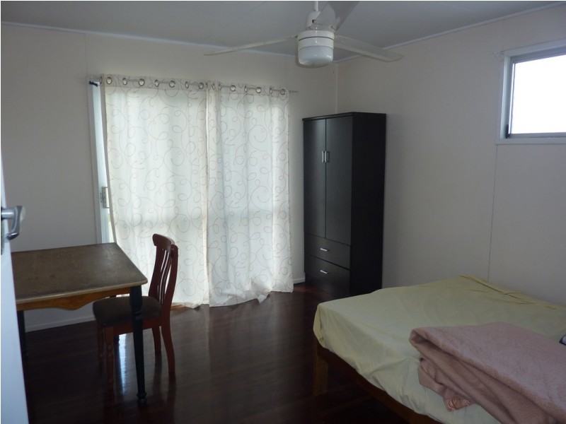 6 Herrigan Street, Glenella QLD 4740