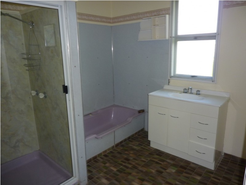 6 Herrigan Street, Glenella QLD 4740