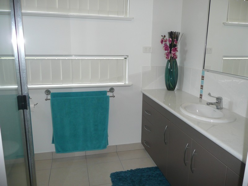 12 James Cook Drive, Rural View QLD 4740