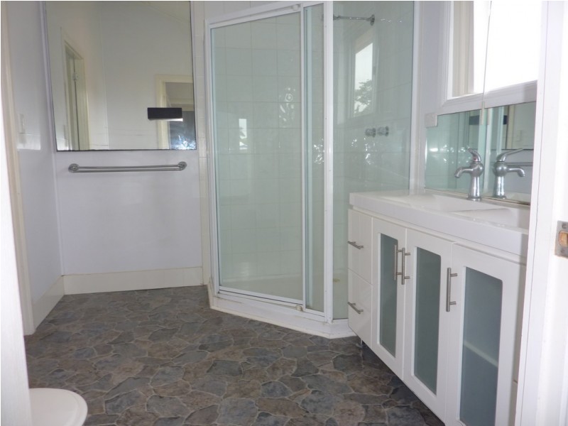 425 Shakespeare Street, West Mackay QLD 4740