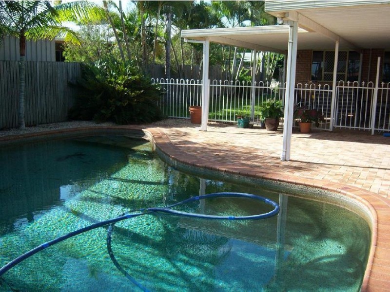10 Border Street, Glenella QLD 4740