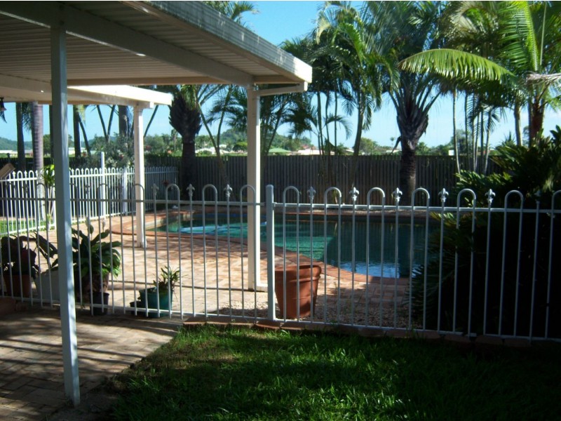 10 Border Street, Glenella QLD 4740