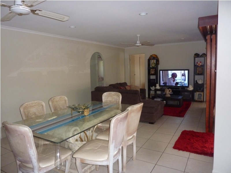 10 Border Street, Glenella QLD 4740