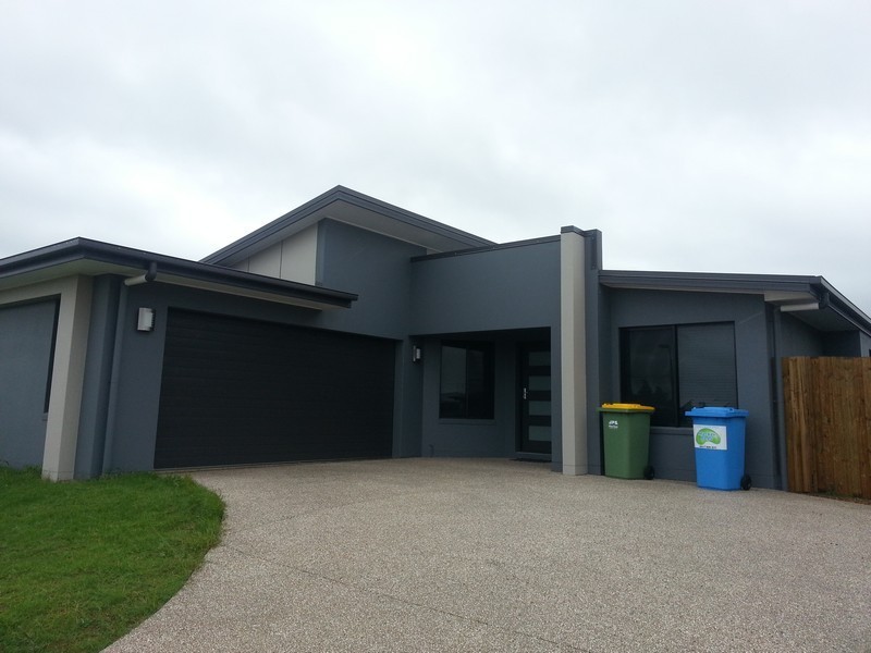 11 Lancaster Way, Ooralea QLD 4740