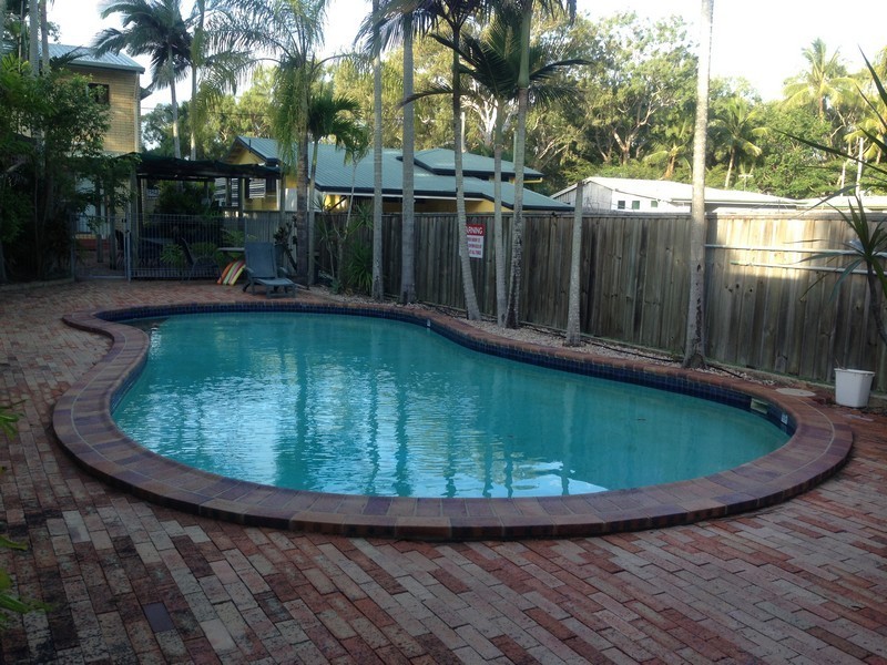 2/4 Symons Avenue, Bucasia QLD 4750