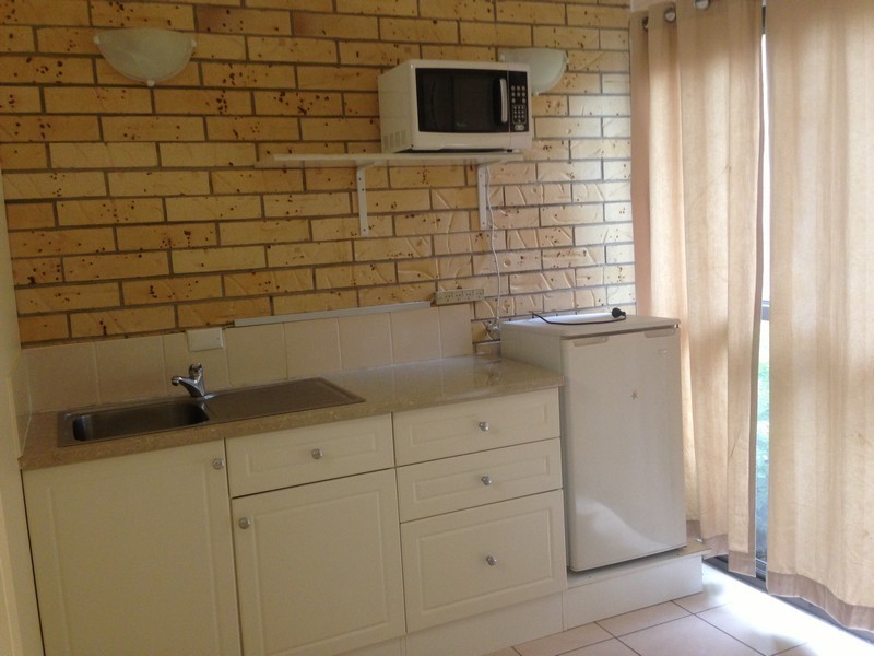 8/4 Symons Avenue, Bucasia QLD 4750