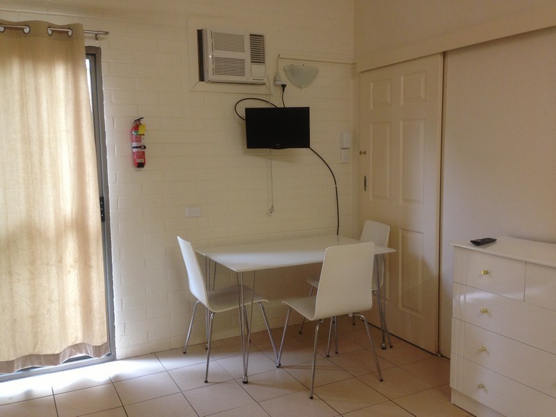 8/4 Symons Avenue, Bucasia QLD 4750