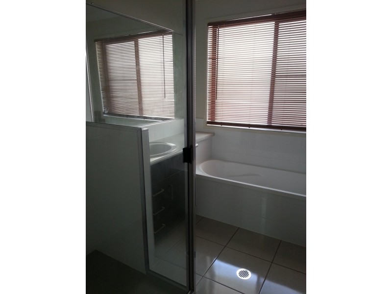 2/50 Jackson Street, Sarina QLD 4737