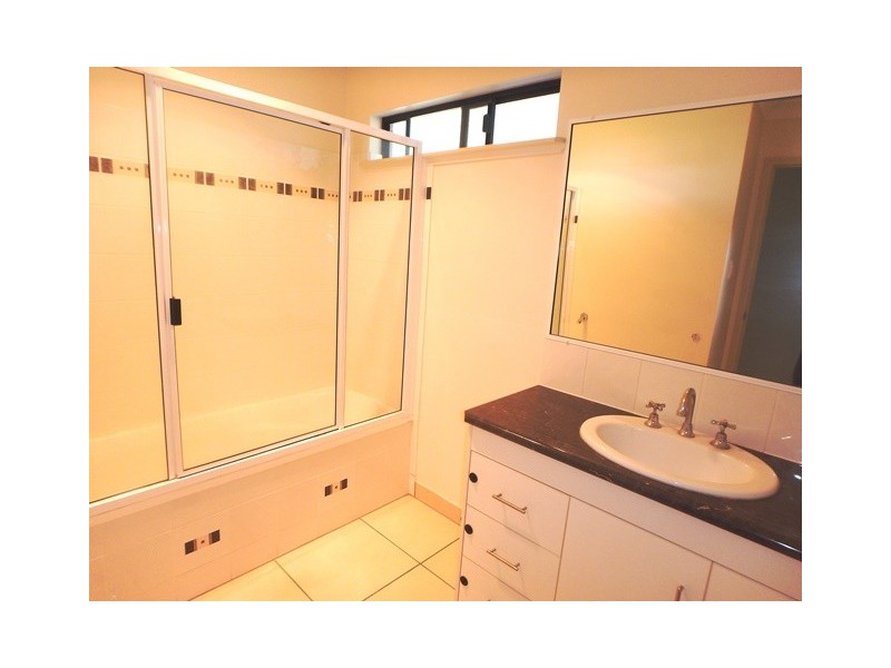 27 Katey Crescent, Mirani QLD 4754