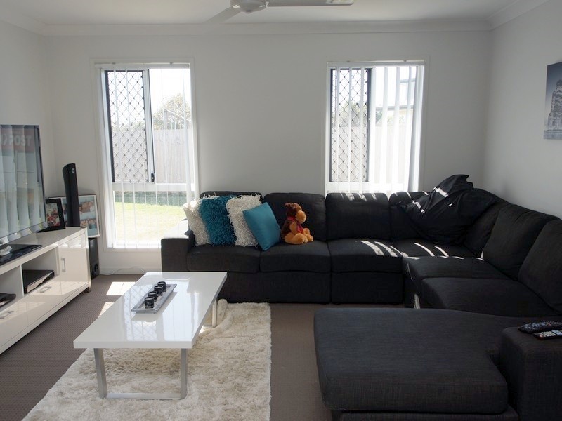 21 Phoenix Crescent, Rural View QLD 4740