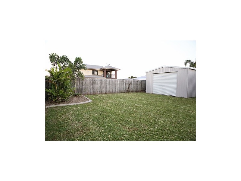 5 Chantilly Court, Glenella QLD 4740