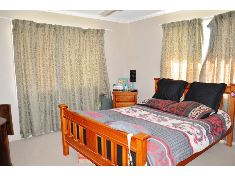 10 Pheasant Street, Slade Point QLD 4740