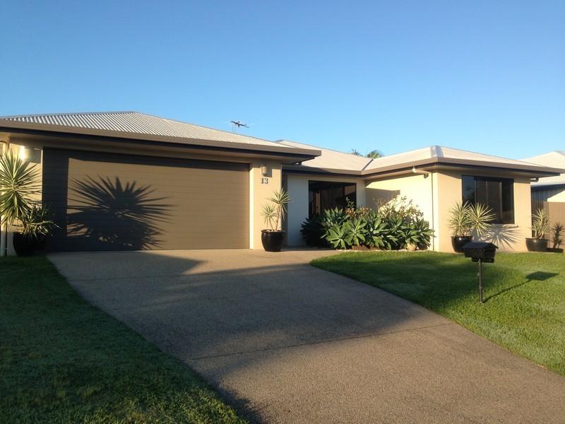 13 Eva Parade, Glenella QLD 4740