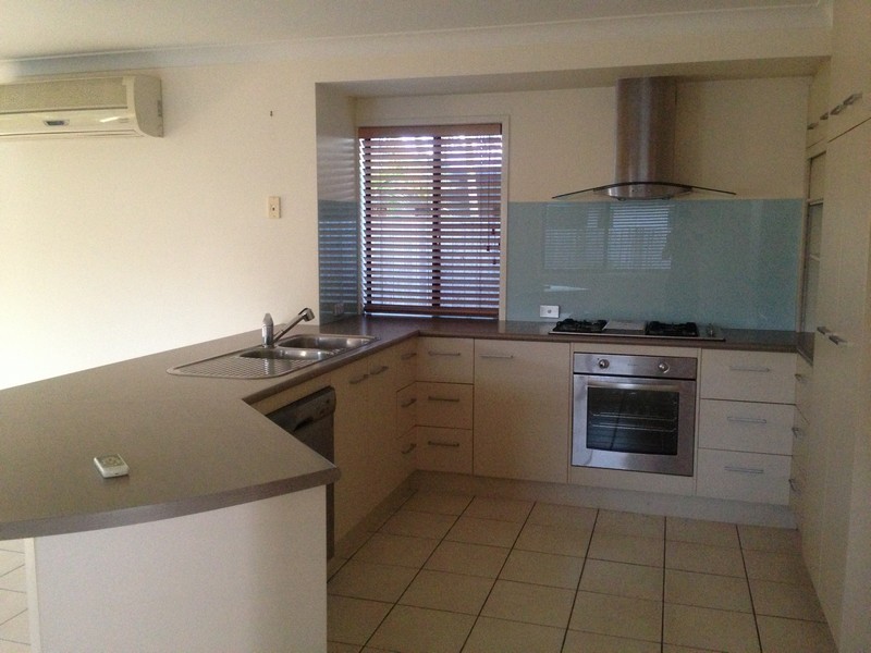 13 Eva Parade, Glenella QLD 4740