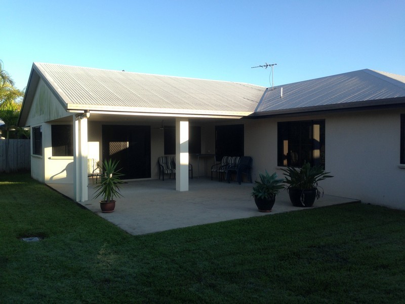 13 Eva Parade, Glenella QLD 4740