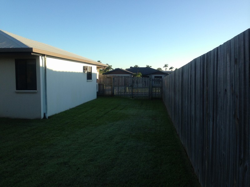 13 Eva Parade, Glenella QLD 4740