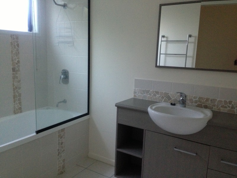 13 Eva Parade, Glenella QLD 4740