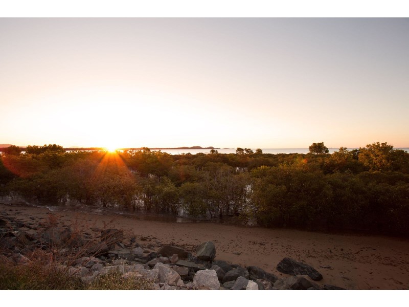 13-15 Slade Esplanade, Mackay QLD 4740